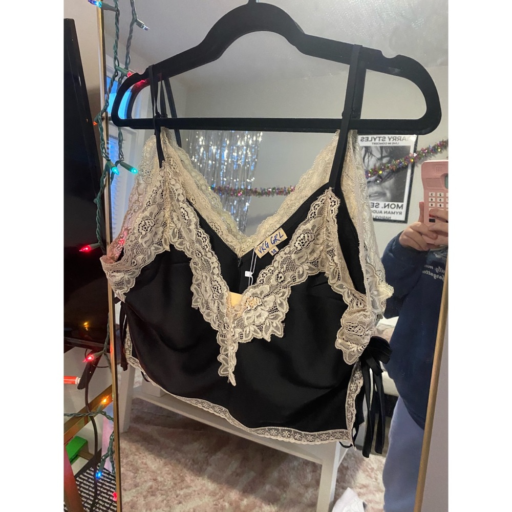 NWT VRG GIRL Lace Cami Crop Top